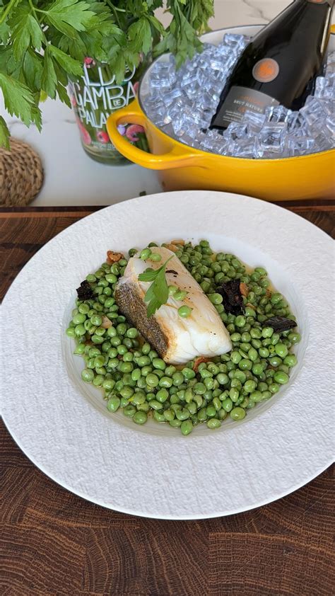 Bacalao friéndose en una sartén