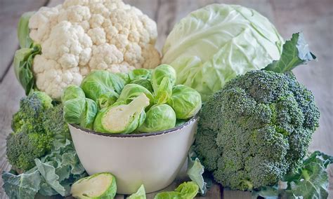 Variedad de verduras crucíferas