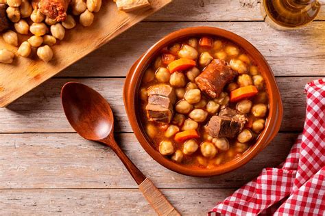 Variedad de carnes del cocido madrileño