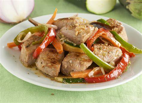 Pechuga de pavo salteada con vegetales