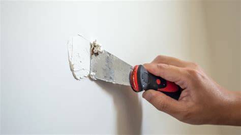 Herramientas para reparar agujeros en la pared