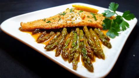 Espárragos a la plancha dorados