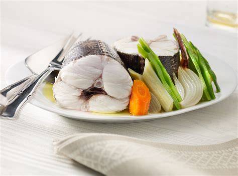 Plato de merluza hervida con verduras