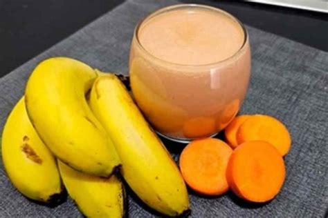 Ingredientes frescos para batido de zanahoria y plátano