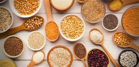 infografía sobre la combinación de legumbres y cereales para una proteína completa