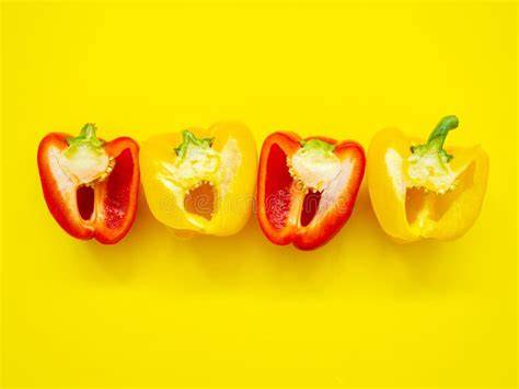 Pimientos cortados por la mitad y sin semillas