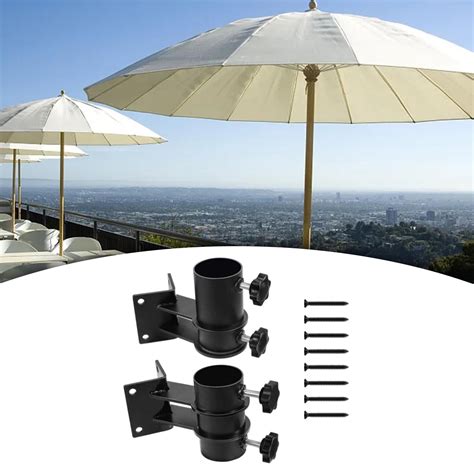 LotusGrill fijado a un balcón con el soporte para barandillas