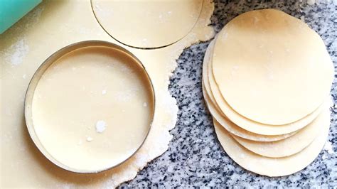 Proceso de amasado y corte de discos para empanadas