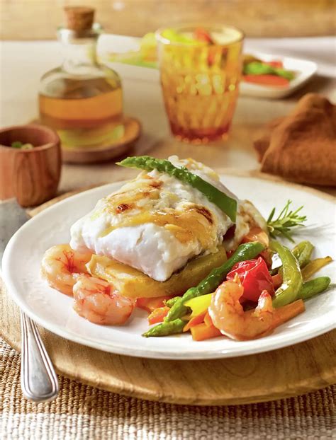 Variantes de merluza gratinada con diferentes verduras