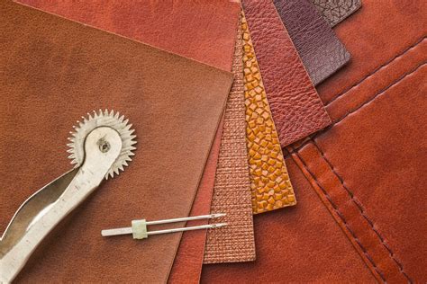 Ejemplos de artesanías creadas con retales de cuero