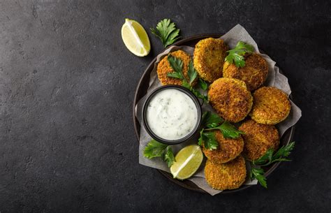 Falafel con salsa de yogur