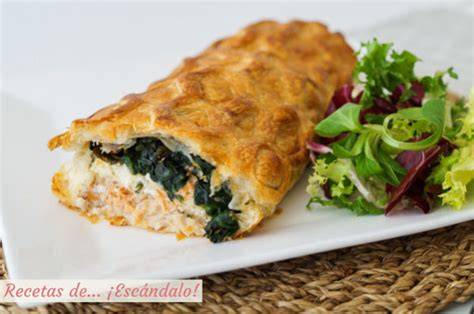Hojaldre relleno con salmón, queso y espinacas