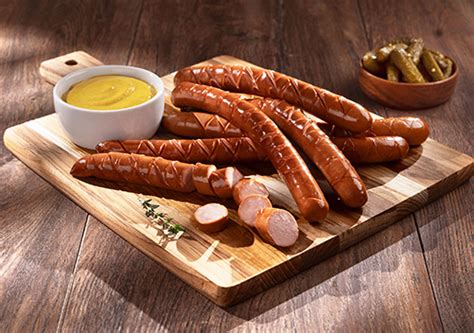 Salchichas frankfurter con guarnición