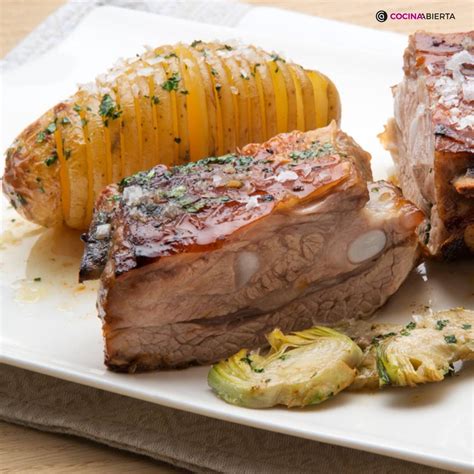 Variedad de guarniciones para carne de cerdo