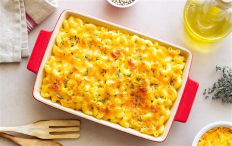 Macarrones gratinados con una capa de queso fundido