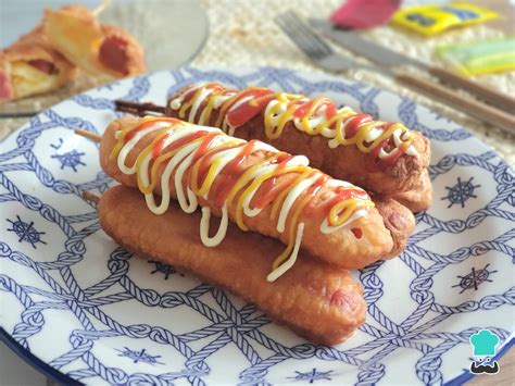 detalle de banderillas de salchicha fritas