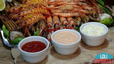 Variedad de salsas caseras para acompañar pescado frito
