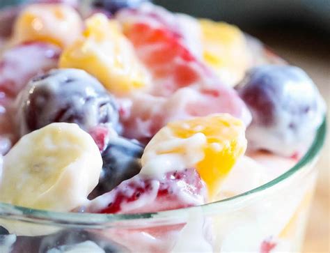 Macedonia de frutas frescas con yogur