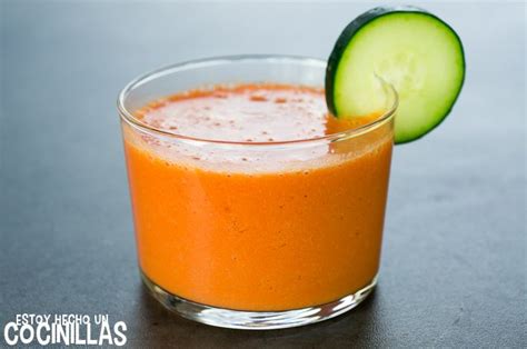Gazpacho recién preparado en vaso
