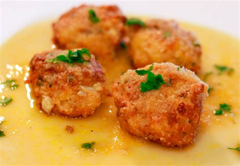 Ingredientes para albóndigas de bacalao