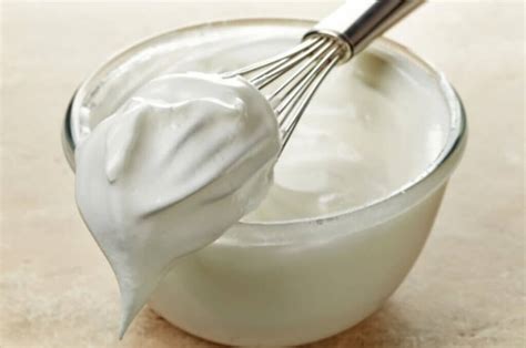 Proceso de batido de la crema de leche para obtener picos firmes