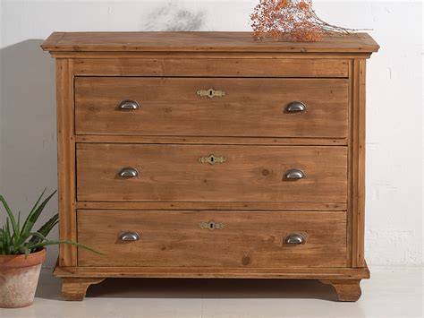 panera antigua de madera de estilo provenzal