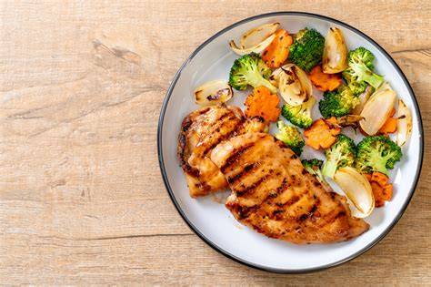 pechuga de pollo a la plancha con verduras saludables