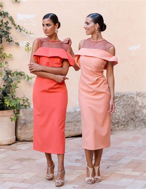 Vestido midi color salmón claro con detalles ablusados