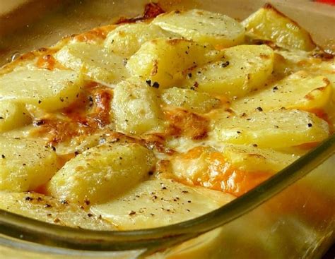 Papas gratinadas con queso parmesano