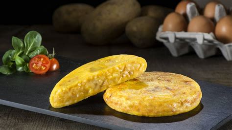 Diversos tipos de tortillas de patatas congeladas, redondas y rectangulares
