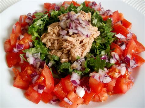 Ensalada de atún y tomate