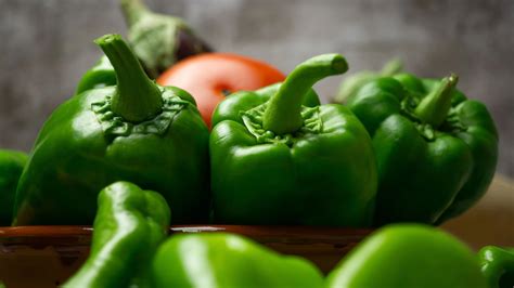 Infografía de nutrientes clave en el pimiento verde