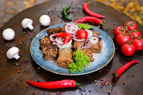 Plato variado con cortes de pollo y ternera