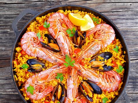 Plato de paella de marisco