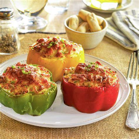 Plato con pimientos rellenos