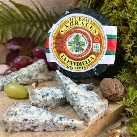 Cesta de compra con queso Cabrales