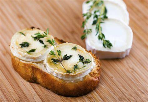 Queso de cabra gratinándose en el horno
