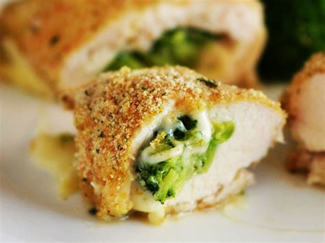 Plato de pechugas rellenas con guarnición de verduras