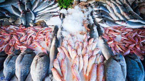 Pescado verdel fresco en una pescadería