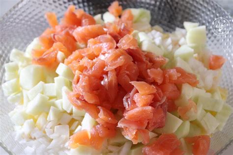 Ingredientes para ensaladilla de salmón ahumado