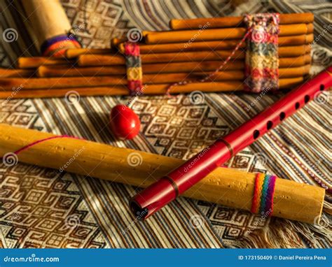 Instrumentos andinos: quena y zampoña