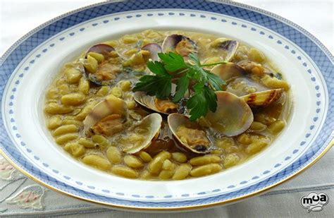 Ingredientes para fabes verdinas con centollo