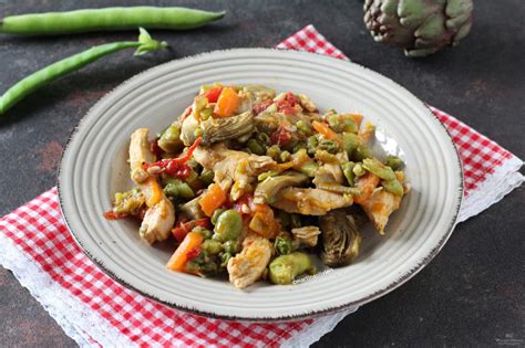 Verduras frescas: habas, alcachofas y pimientos