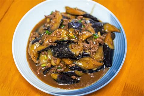 Plato terminado de berenjenas estilo chino