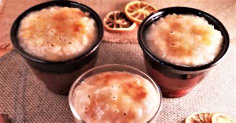 Arroz con leche con capa de azúcar quemada