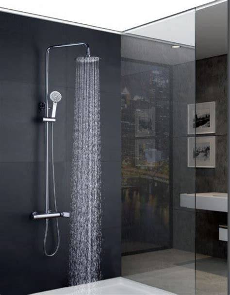 Ducha de lluvia moderna