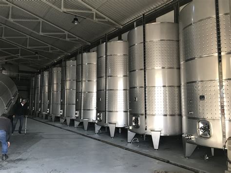 Fermentación del mosto en depósitos de acero inoxidable