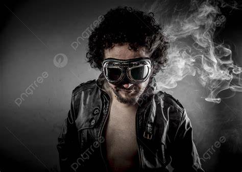 Chaqueta de cuero con humo