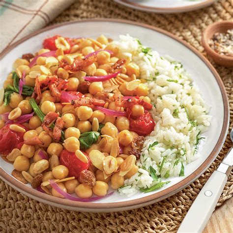 Plato de berenjenas con garbanzos y especias