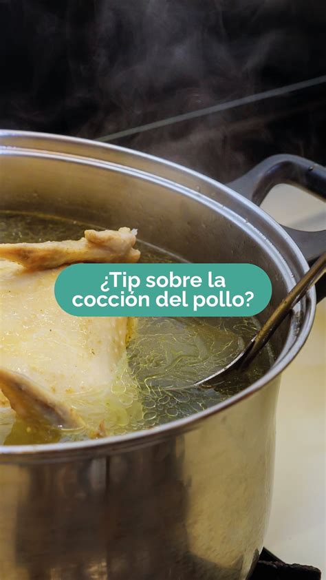 Pollo sumergido en agua fría